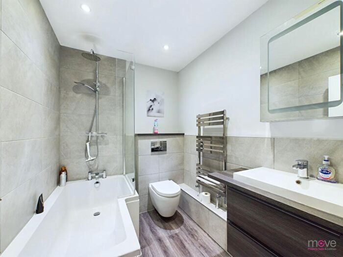 2 Bedroom Apartment For Sale In St. Georges Place, Cheltenham, GL50