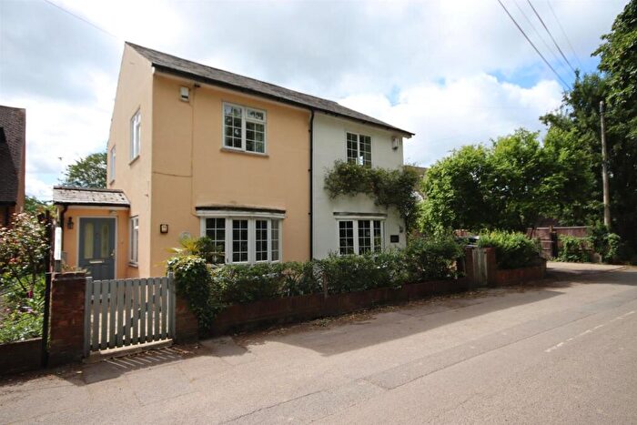 2 Bedroom Cottage For Sale In Ockwells Road, Maidenhead, SL6