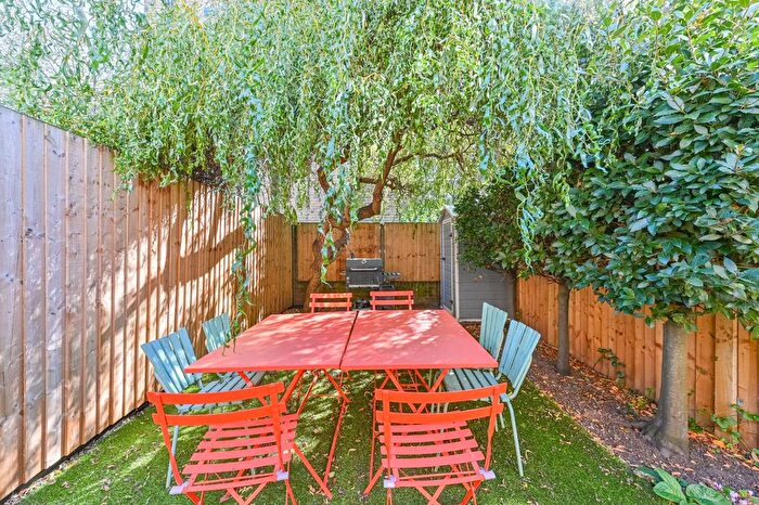 3 Bedroom Mews For Sale In Marlborough Mews, Brixton, London, SW2