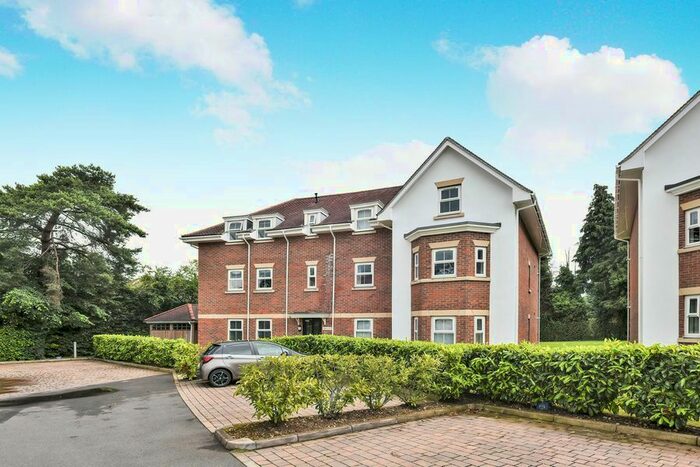 2 Bedroom Flat To Rent In Wiltshire Road, Wokingham, RG40