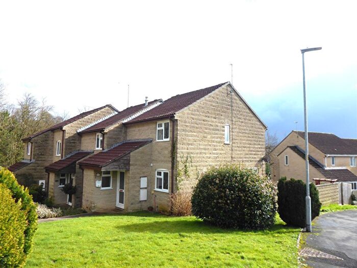 3 Bedroom End Of Terrace House To Rent In Cale Way, Wincanton, BA9