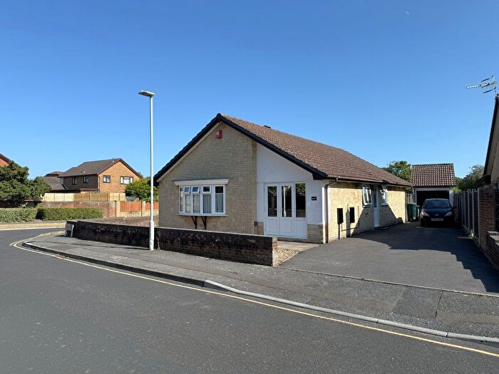 3 Bedroom Bungalow For Sale In Laidlaw Close, Talbot Village, Poole, BH12