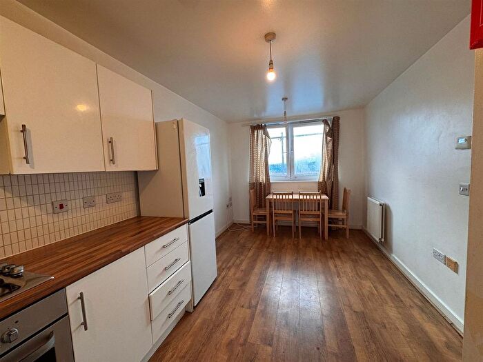 2 Bedroom Flat For Sale In Cameron Crescent, Edgware, HA8