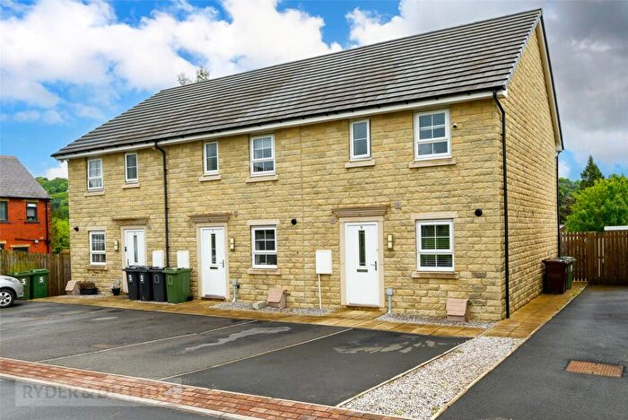 3 Bedroom End Of Terrace House For Sale In Weavers Avenue, Golcar, Huddersfield, West Yorkshire, HD7