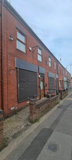 Studio To Rent In Hollins Road, Oldham, OL8
