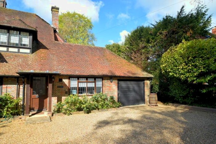 1 Bedroom Flat To Rent In Manor Road, Goring-On-Thames, Oxfordshire, RG8