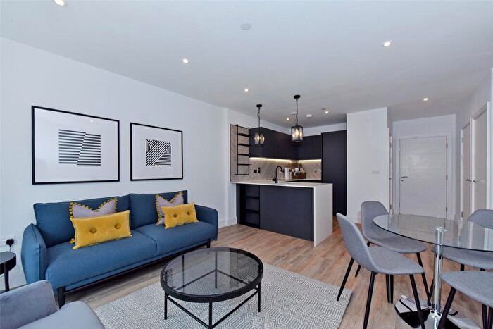 2 Bedroom Apartment To Rent In Darjeeling House, Memorial Avenue, Slough, SL1