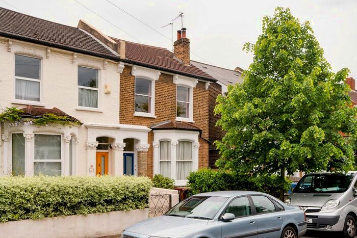 2 Bedroom Flat To Rent In Ondine Road, Peckham Rye, SE15