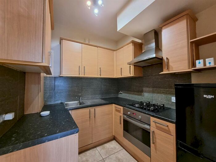 1 Bedroom Flat To Rent In Crescent Road, East Barnet, Barnet, EN4