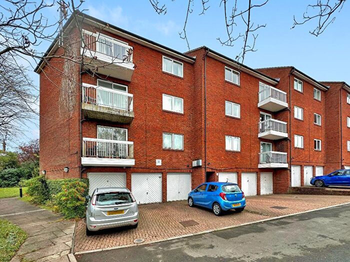 2 Bedroom Flat For Sale In Theresas Walk, South Croydon, CR2
