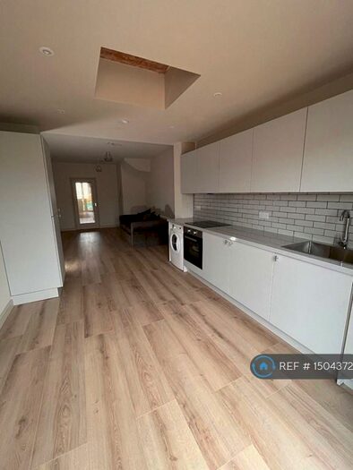 2 Bedroom Semi-Detached House To Rent In South Coast Road, Lewes, BN10