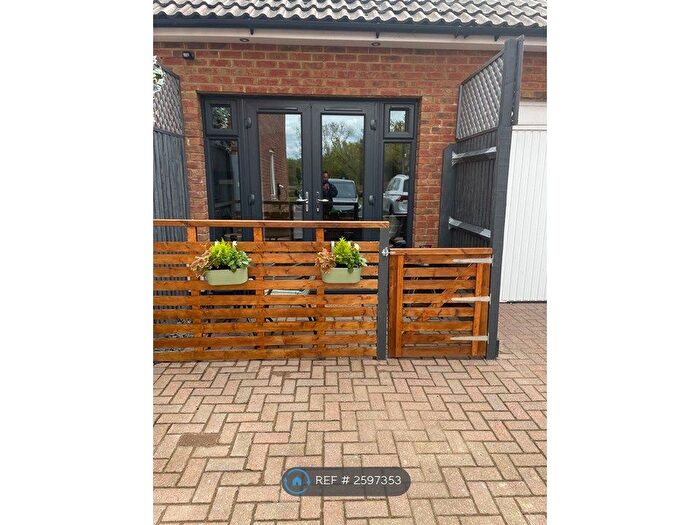 1 Bedroom Maisonette To Rent In Farmers View, Slip End, LU1
