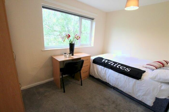 1 Bedroom Terraced House To Rent In Hunsbarrow Road, Northampton, NN4