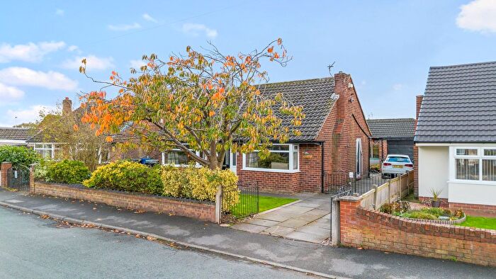 4 Bedroom Detached Bungalow For Sale In Carlton Road, Lowton, WA3