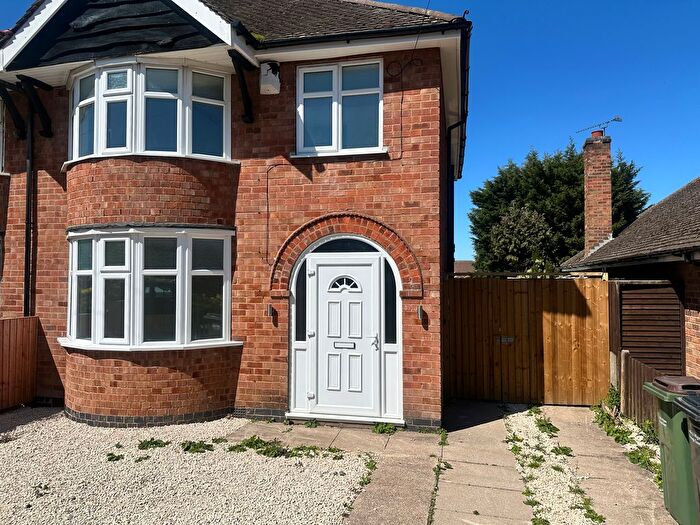 3 Bedroom Semi-Detached House To Rent In Carlton Drive, Wigston, LE18