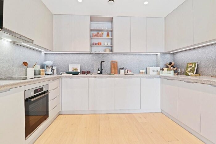 2 Bedroom Flat To Rent In The Smokehaus, Bayford Street, E8