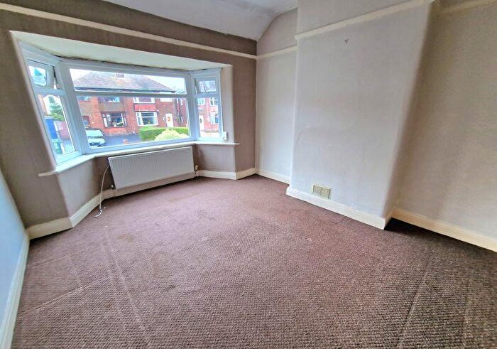 3 Bedroom Semi-Detached House For Sale In Windsor Road, Gee Cross, SK14