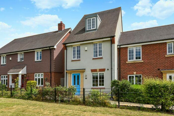 3 Bedroom Town House To Rent In Augusta Way West, Andover, SP11