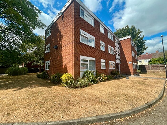 2 Bedroom Flat To Rent In Farr Drive, Coventry, CV4