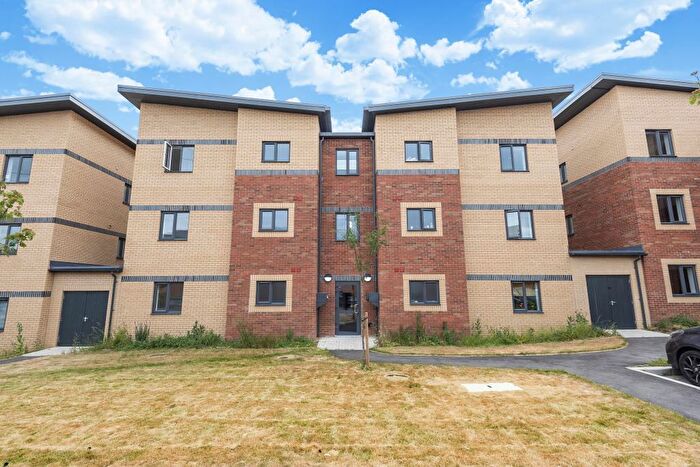 2 Bedroom Flat To Rent In Ainger Close, Aylesbury, HP19