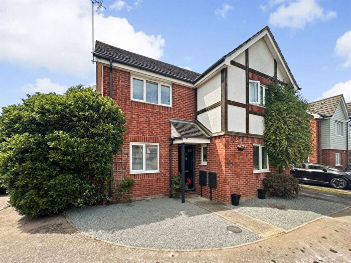 3 Bedroom Detached House For Sale In Windsor Gardens, Herne Bay, CT6