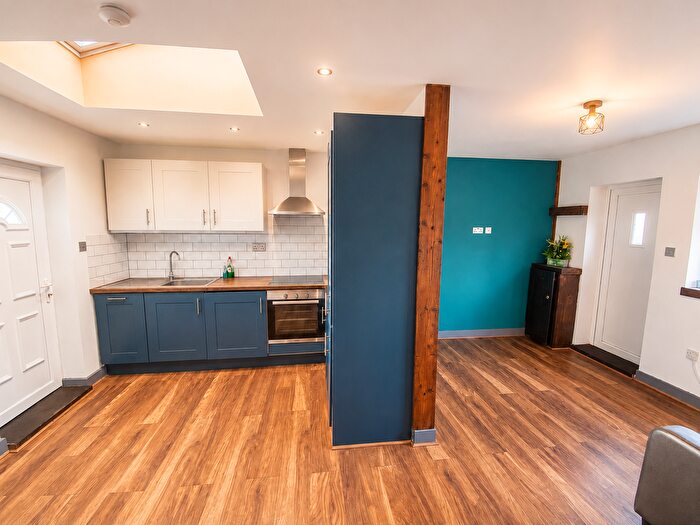 1 Bedroom Flat To Rent In Stunning Annexe Flat, Ashton Road West, Failsworth, Manchester, M35