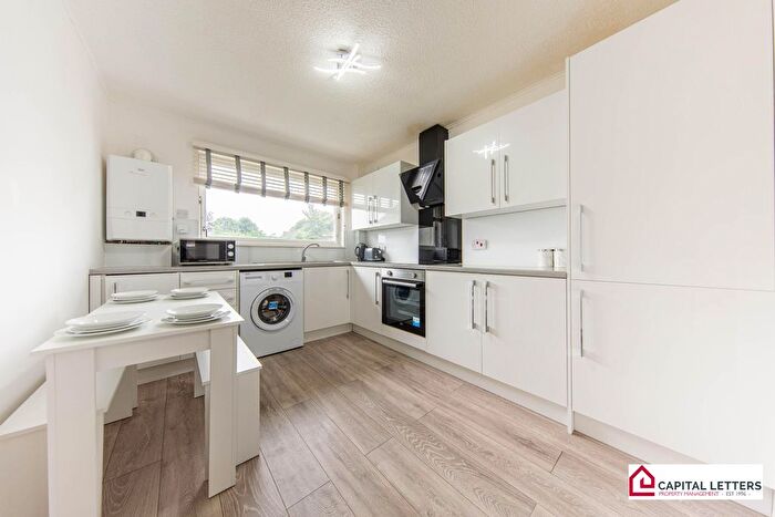 2 Bedroom Flat To Rent In Kirk Brae Court, Aberdeen, AB15