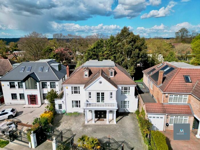 5 Bedroom Detached House To Rent In Tomswood Road, Chigwell, IG7
