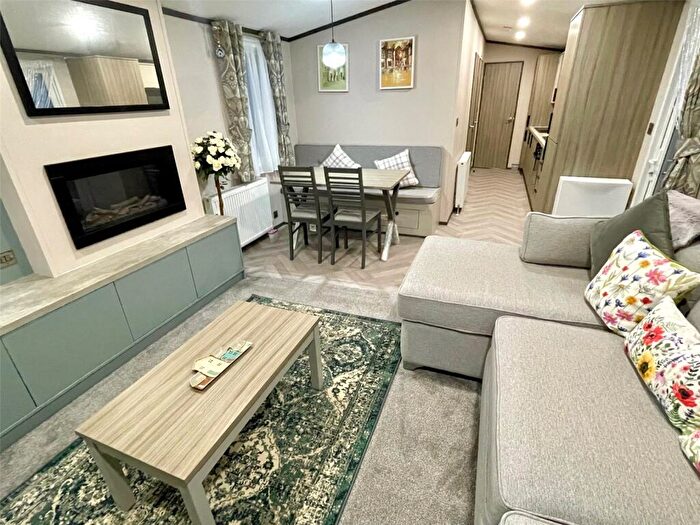 2 Bedroom Mobile Home For Sale In Bottomdale Road, Slyne, Lancaster, Lancashire, LA2