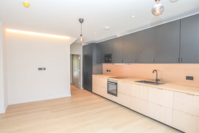 4 Bedroom Terraced House To Rent In Dartmouth Road, Hendon, NW4