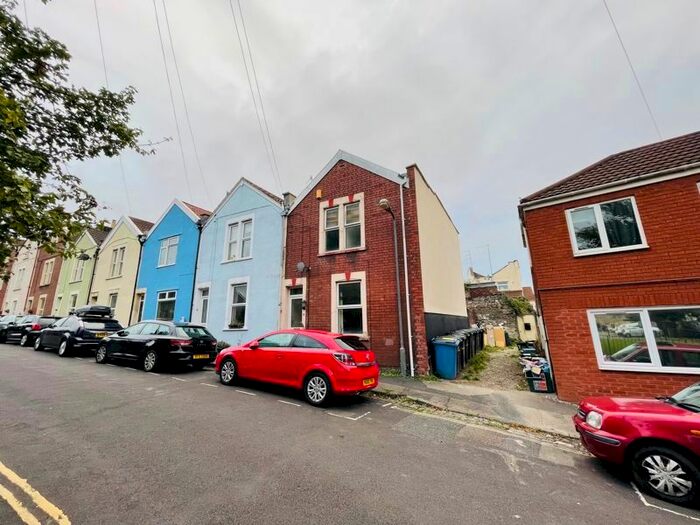 3 Bedroom End Of Terrace House To Rent In Dorset Street, Southville, Bristol, BS3