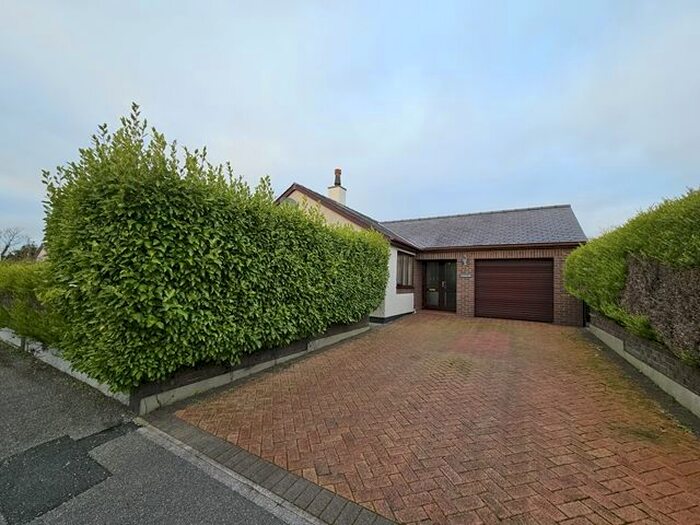 3 Bedroom Bungalow To Rent In Stad Penrhiw, Rhostrehwfa, Llangefni, LL77