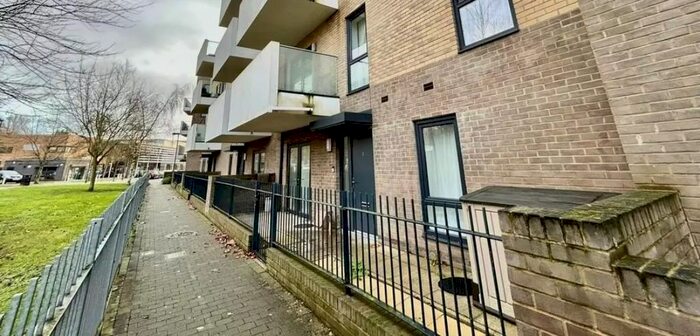 2 Bedroom Flat To Rent In Tranquil Lane, Harrow, HA2