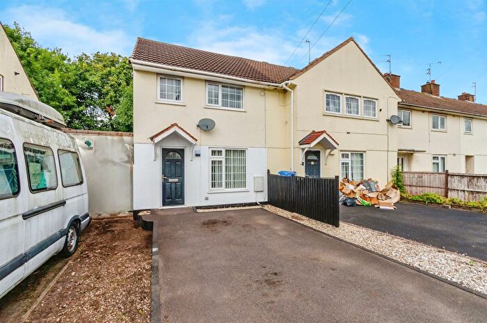 2 Bedroom Semi-detached House For Sale In Olde Hall Road, Featherstone, Wolverhampton, WV10