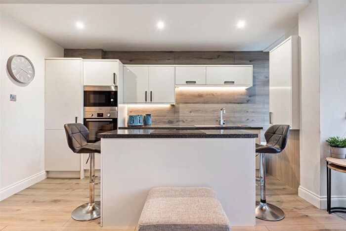 1 Bedroom Flat For Sale In Dumbarton Road, Clydebank, G81