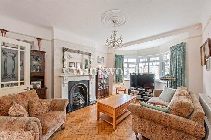 3 Bedroom Terraced House For Sale In River Avenue, London, N13