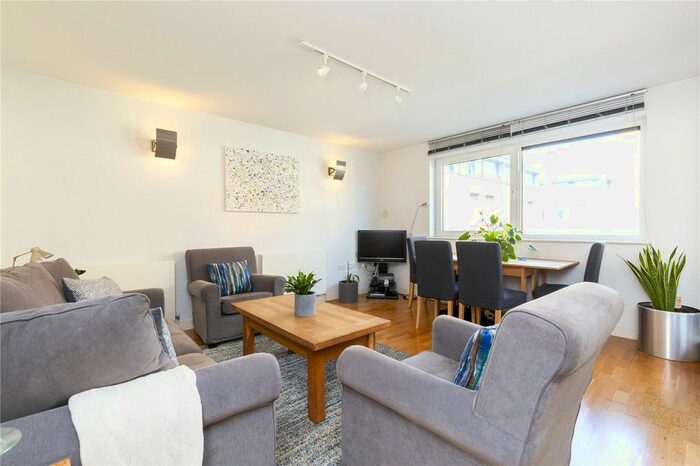 2 Bedroom Flat To Rent In Joiners Yard, London, N1