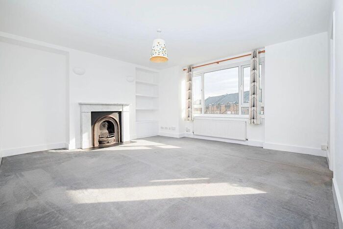 2 Bedroom Flat To Rent In Adolphus Road, London, N4