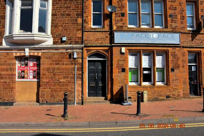 2 Bedroom Flat To Rent In Church Street, Wellingborough, Northamptonshire, NN8
