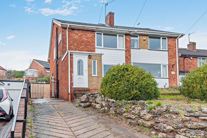 3 Bedroom Semi Detached House For Sale In Sandringham Road, Wordsley, DY8