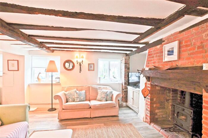 2 Bedroom Cottage To Rent In Walton Lane, Bosham, PO18