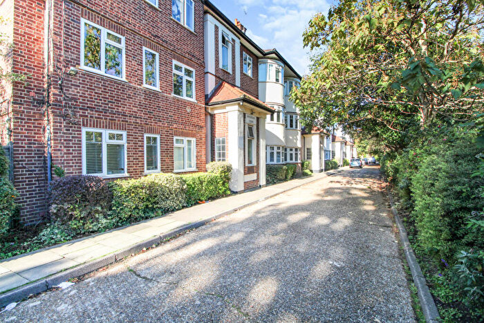 2 Bedroom Flat To Rent In Minehead Court, Rayners Lane, Harrow, HA2