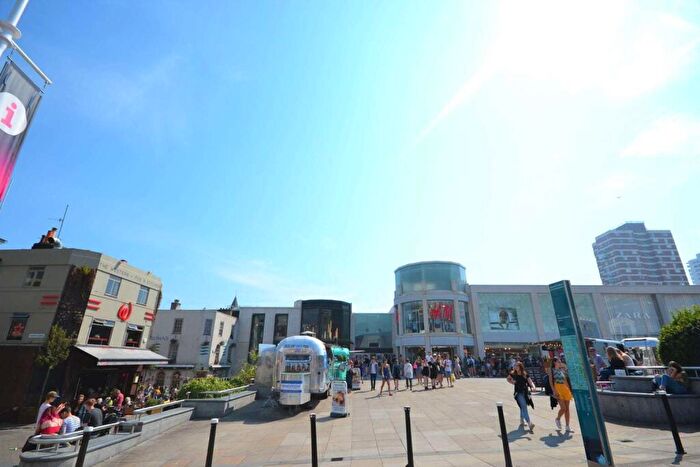 2 Bedroom Flat To Rent In Queens Square, Brighton, BN1