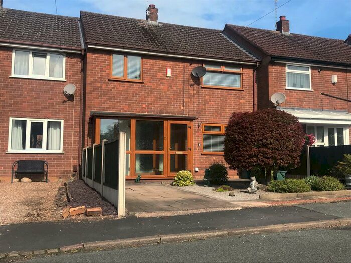 3 Bedroom Town House To Rent In Dart Place, Newcastle-under-Lyme, ST5