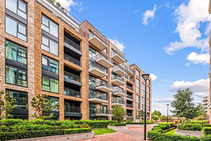 2 Bedroom Flat To Rent In Lockgate Road, Fulham, SW6