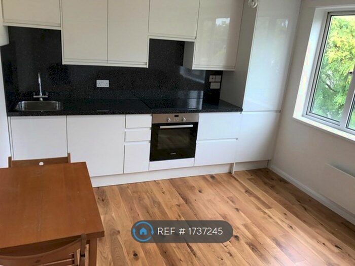 2 Bedroom Flat To Rent In Liverpool Road, London (Islington), N7