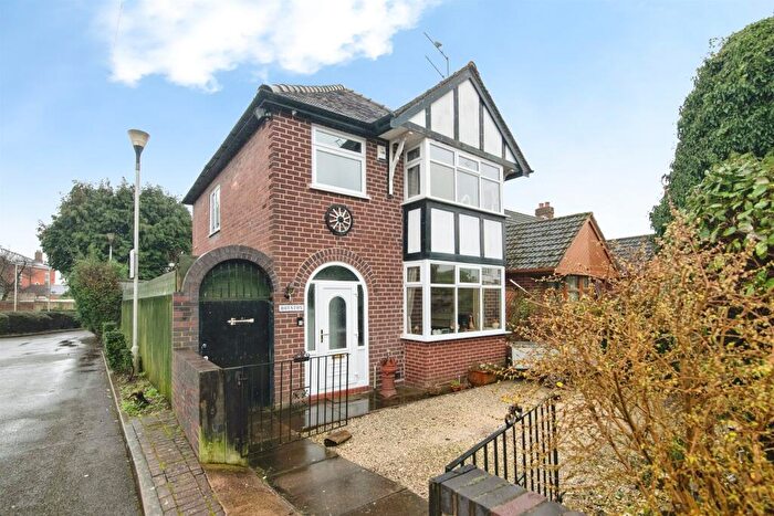 3 Bedroom Detached House For Sale In Shrubbery Avenue, Tipton, DY4