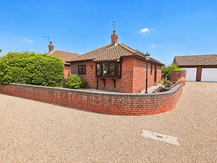 2 Bedroom Detached Bungalow For Sale In Digby Mews West Mersea, CO5