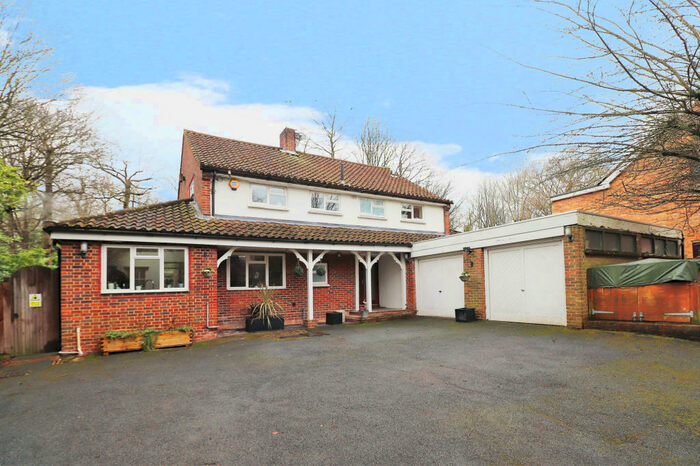 4 Bedroom Detached House To Rent In Lodge Road, Bromley, BR1