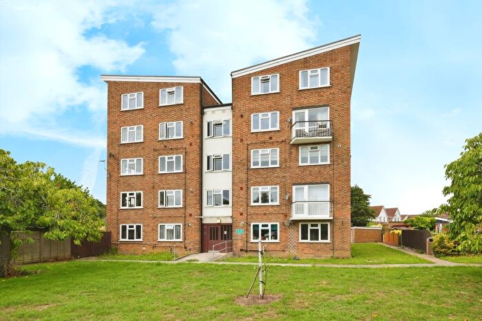 2 Bedroom Maisonette For Sale In Pytt Field, Harlow, CM17